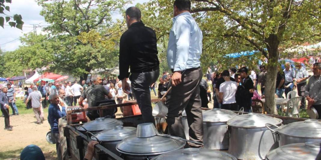 Evlenmek isteyen bu köye koşuyor! Gençleri ‘Aşıklar Sokağı’nda’ buluşturan gelenek 2